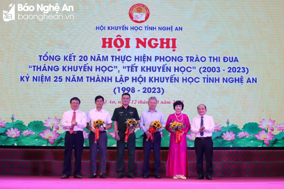 bna-tong-ket-25-nam-thanh-lap-hoi-khuyen-hoc-anh-diep-thanh6-8065.jpg.webp