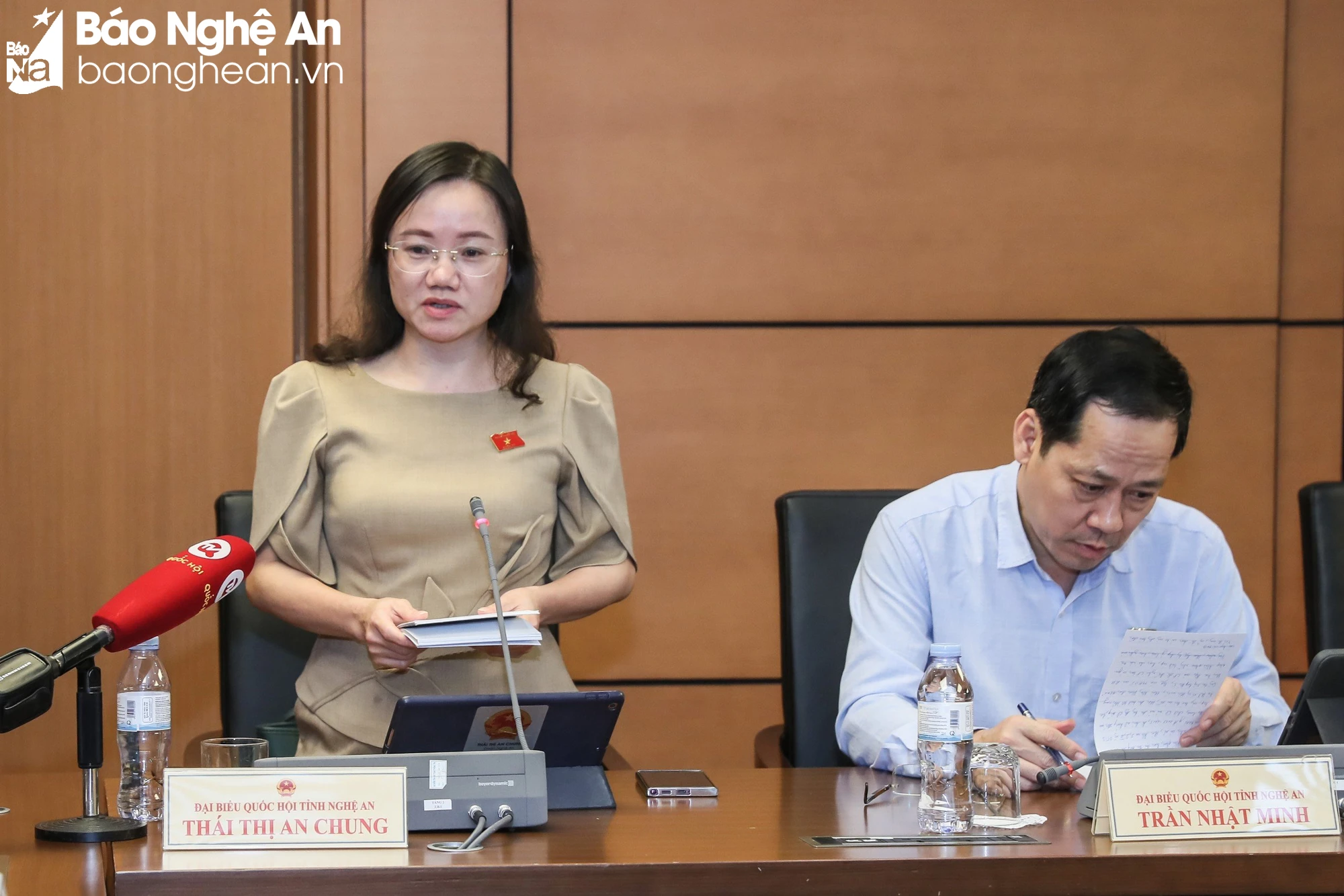 bna-dai-bieu-thai-thi-an-chung-pho-truong-doan-chuyen-trach-doan-dbqh-nghe-an-phat-bieu-thao-luan-7053.jpg.webp