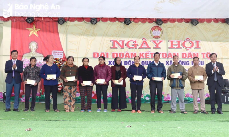 bna-dc-nguyen-nhu-khoi-du-ngay-dai-doan-ket-thai-hoa-anh-diep-thanh5-4565.jpg.webp