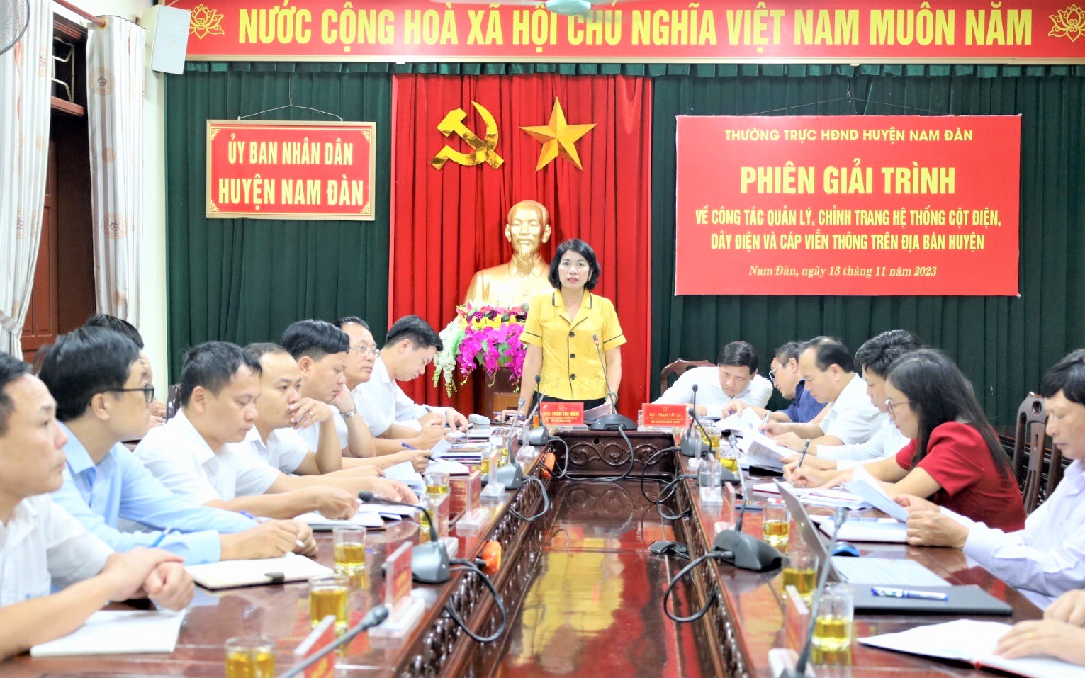 Thường trực HĐND huyện Nam Đàn tổ chức phiên giải trình về công tác quản lý, chỉnh trang hệ thống cột điện, dây diện và cáp viễn thông trên địa bàn