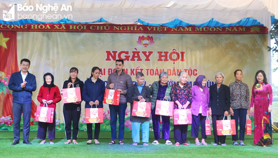 bna-trao-qua-ho-ngheo-5796.jpg.webp