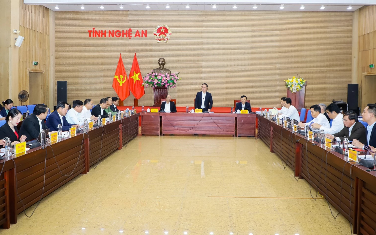 UBND tỉnh Nghệ An thông qua 13 báo cáo, 11 dự thảo Nghị quyết HĐND tỉnh