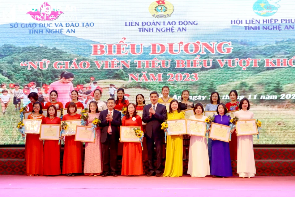 bna-bieu-duong-80-nu-giao-vien-anh-diep-thanh4-5601.jpg.webp