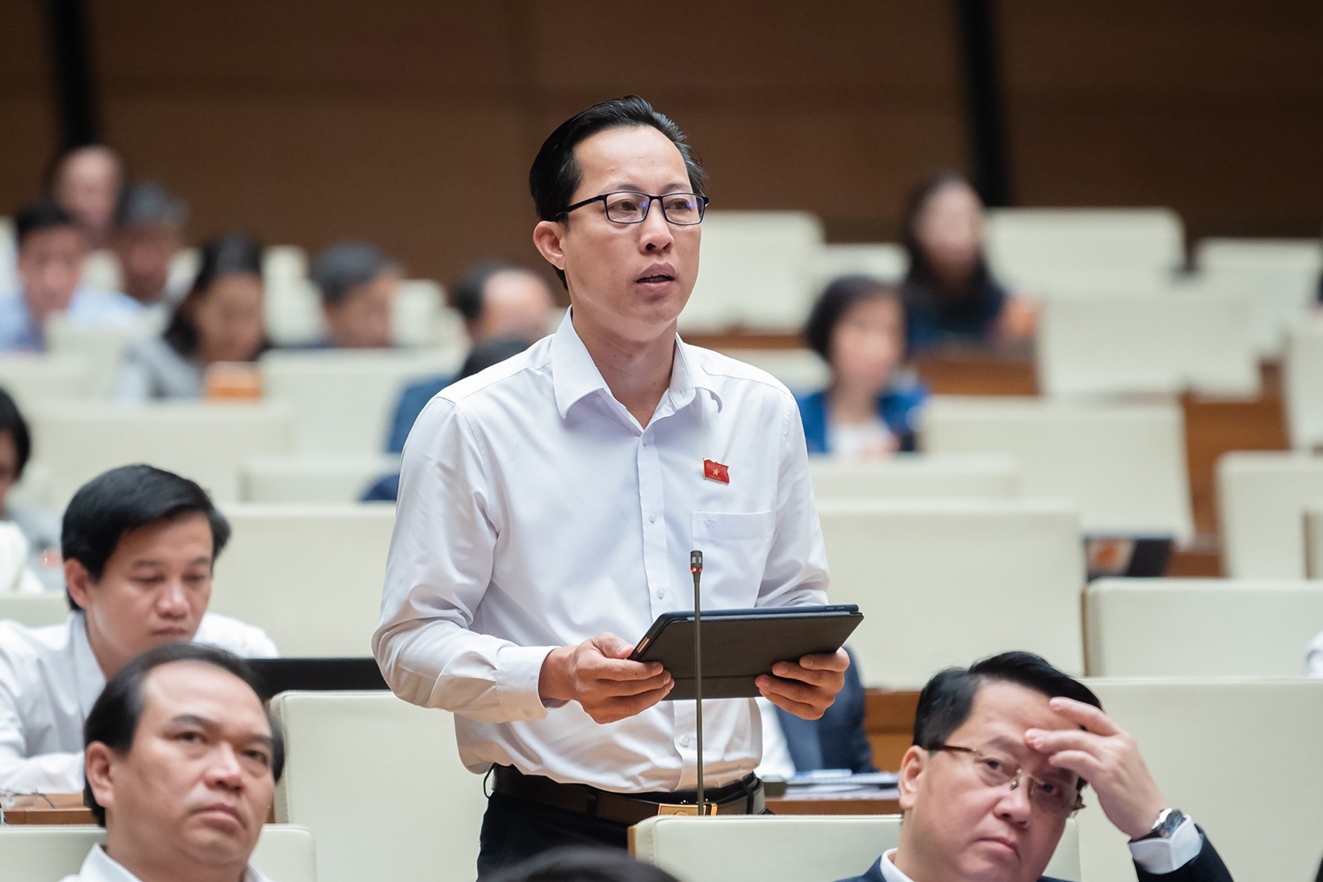 trinh-minh-binh-1098.jpg?width=0&s=1w7Abp3DOGdEnry-FCjatw