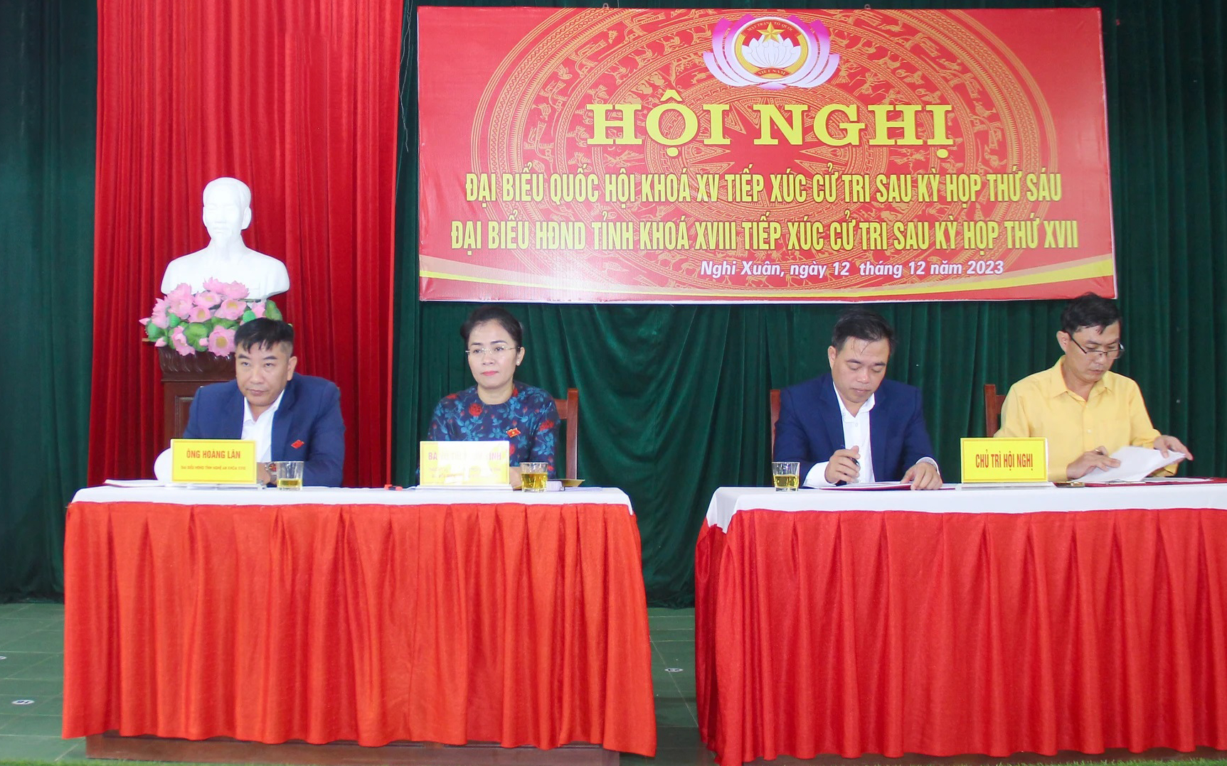 Đại biểu Quốc hội giải trình dự thảo Luật Bảo hiểm xã hội về giảm độ tuổi và tăng mức hỗ trợ cho người cao tuổi