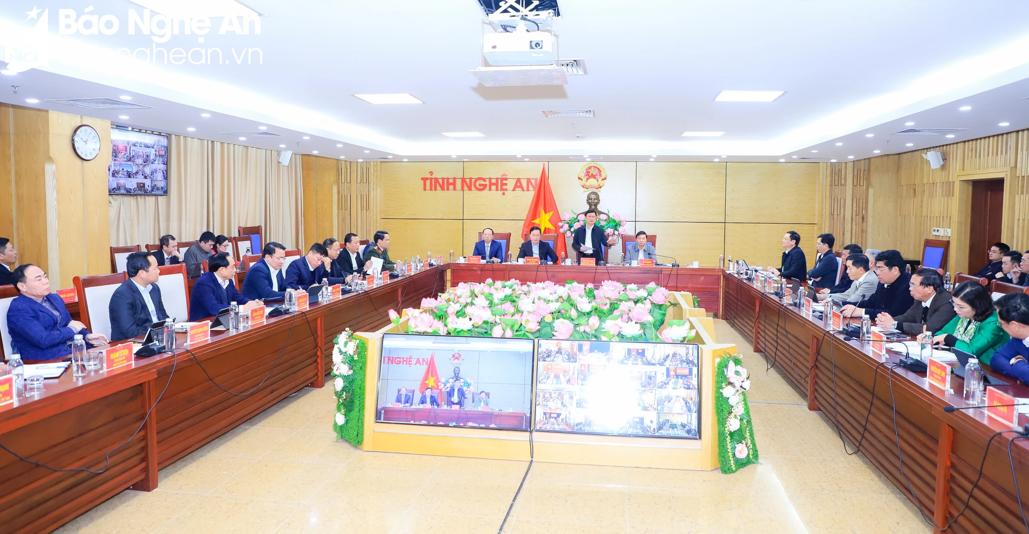 Bí thư Tỉnh ủy Nghệ An Thái Thanh Quý dự phiên họp thường kỳ tháng 12/2023 của UBND tỉnh