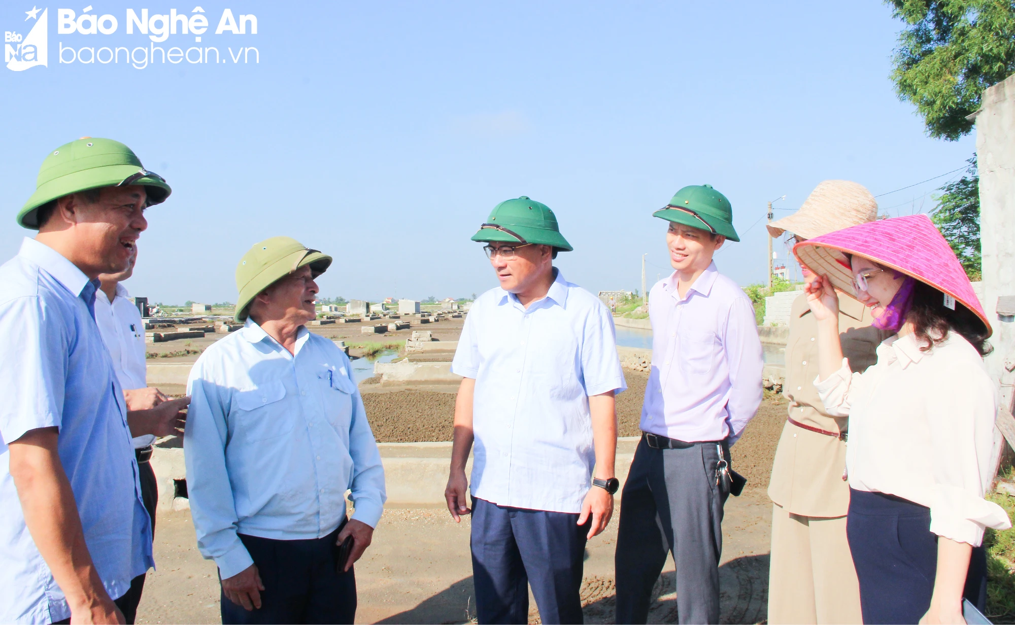 bna-doan-giam-sat-cua-hdnd-tinh-lang-nghe-kien-nghi-cua-cu-tri-thu-huong-chinh-sach-ho-tro-lam-muoi-tai-xa-quynh-nghia-huyen-quynh-luu-anh-mh-6479.jpeg.webp