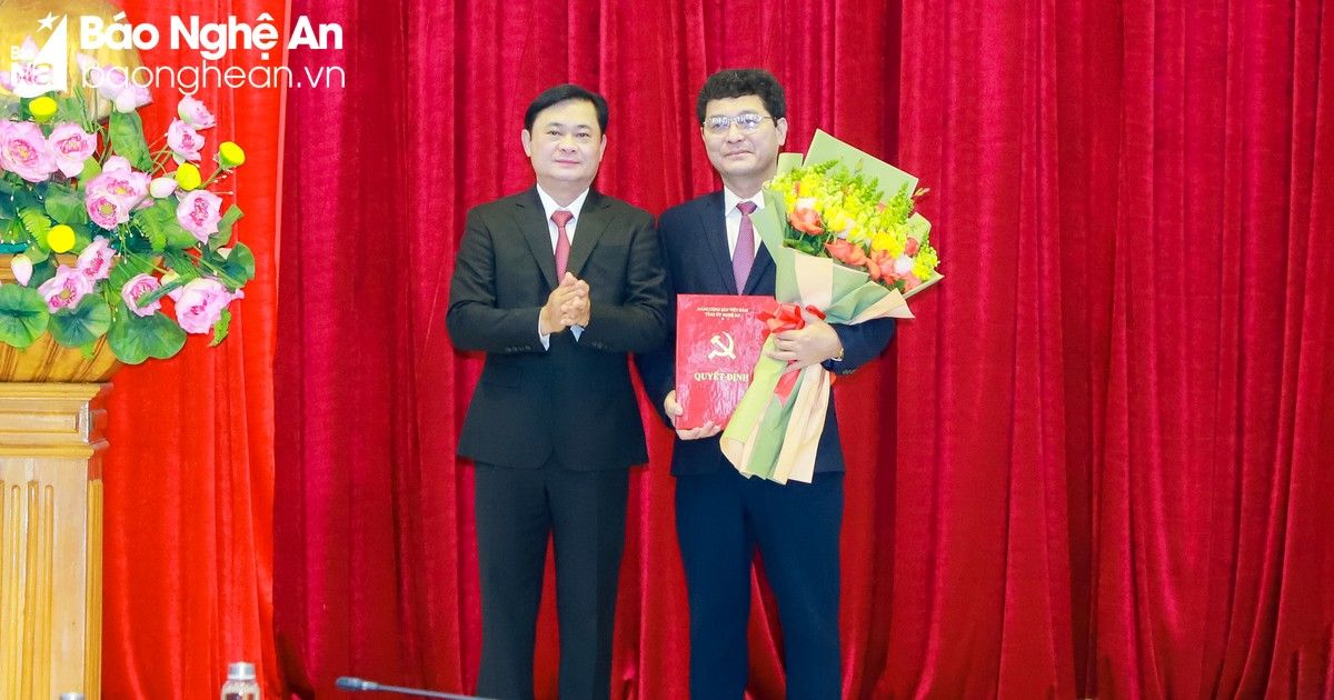 Nghệ An: Trao Quyết định Ban Bí thư chuẩn y đồng chí Phạm Trọng Hoàng tham gia Ban Thường vụ Tỉnh ủy nhiệm kỳ 2020