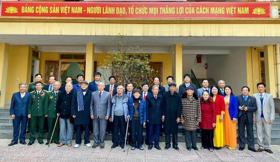cu-uc-du-le-mit-tinh.jpg