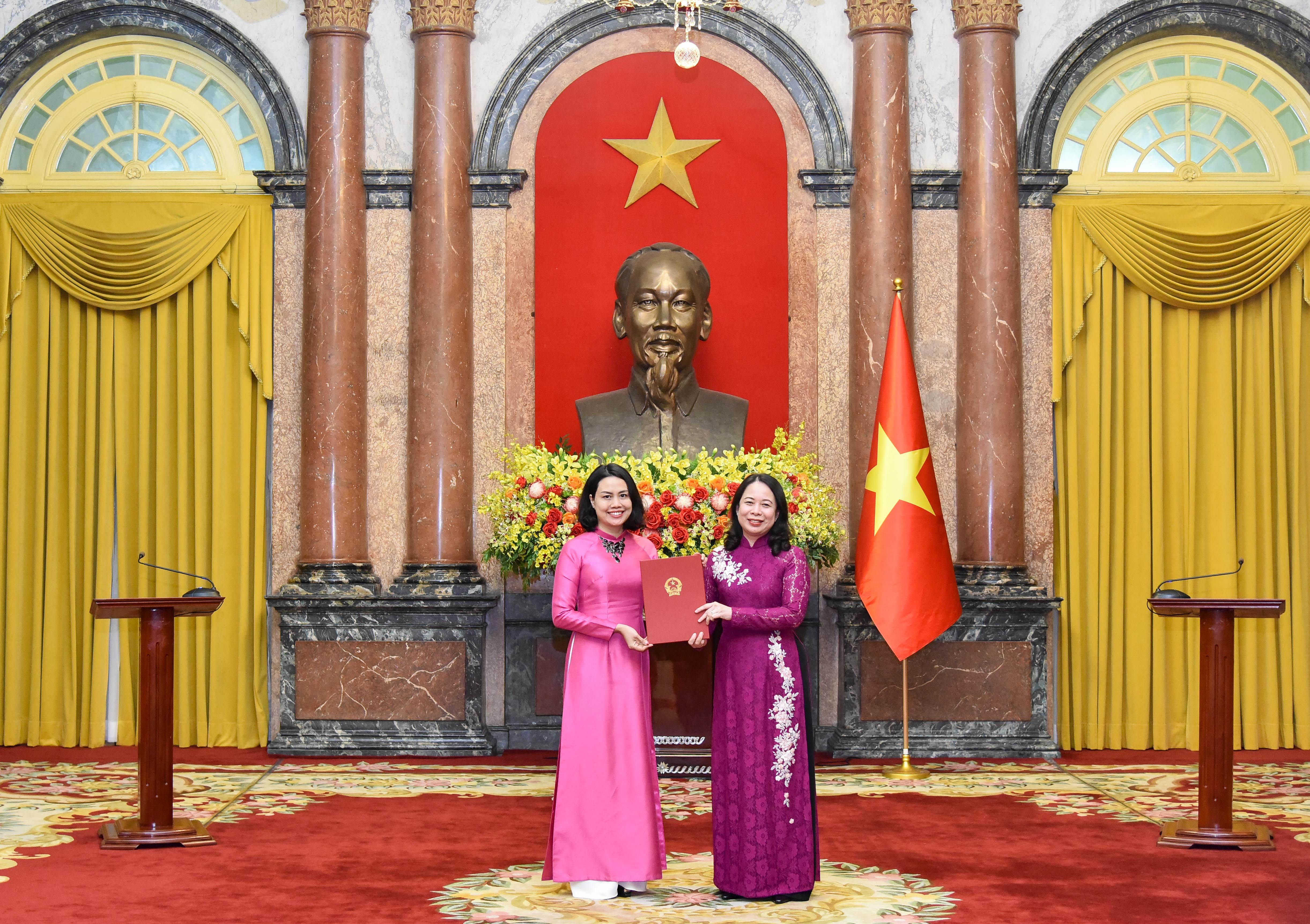 nth-8183-1098--n1.jpg
