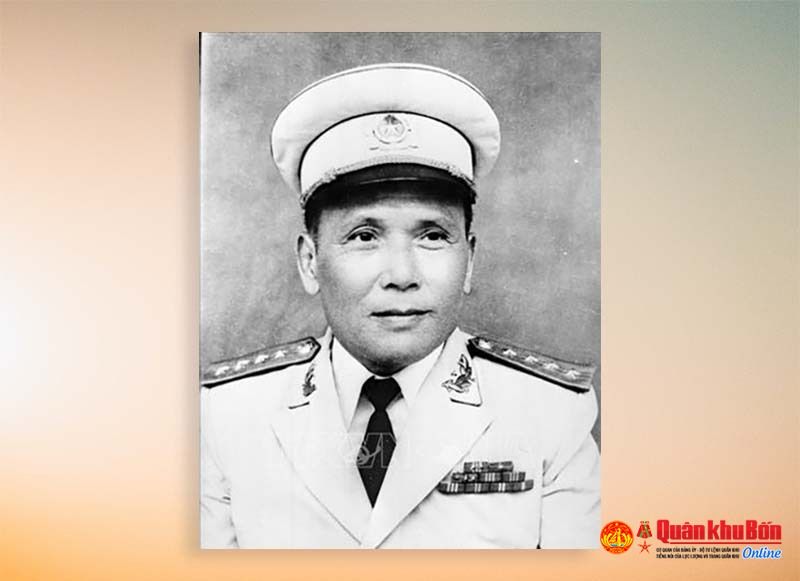 chan-dung-ai-tuong-chu-huy-man.jpg