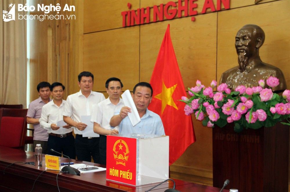 bna-bo-phieu-anh-phu-huong-251.jpg