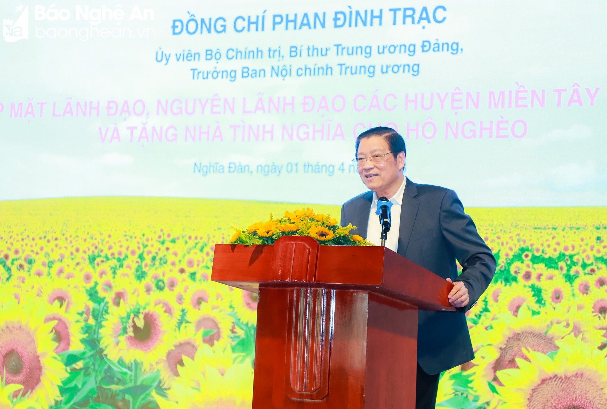 bna-dong-chi-phan-dinh-trac-phat-bieu-tai-chuong-trinh-3618.jpg