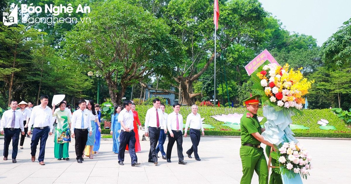 Lãnh đạo tỉnh Đồng Nai dâng hoa, dâng hương tưởng niệm Chủ tịch Hồ Chí Minh