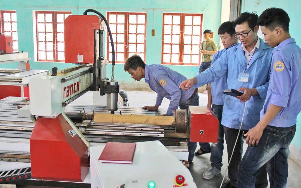 tiet-hoc-thuc-hanh-cua-thay-tro-truong-ttcn-nghe-an-anh-nguyen-hai-9864.jpg