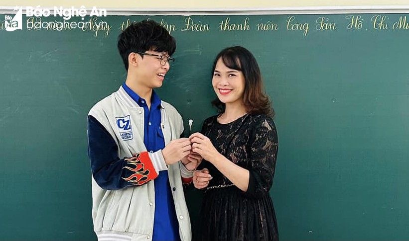 bna-co-giao-ngoai-ngu-la-nguoi-da-dong-hanh-voi-cuong-trong-thoi-gian-em-hoc-tai-truong-pt-dtnt-thpt-so-2-anh-nvcc-618.jpg