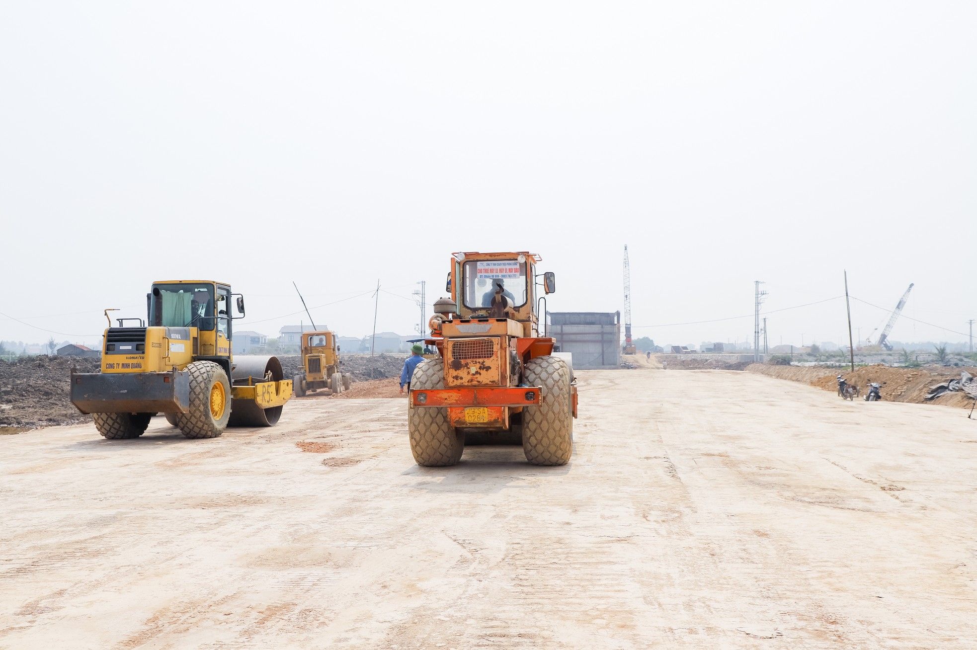 cac-don-vi-thi-cong-dang-day-nhanh-tien-do-trien-khai-du-an-duong-ven-bien-tu-nghi-son-thanh-hoa-den-cua-lo-nghe-an-8426.jpg
