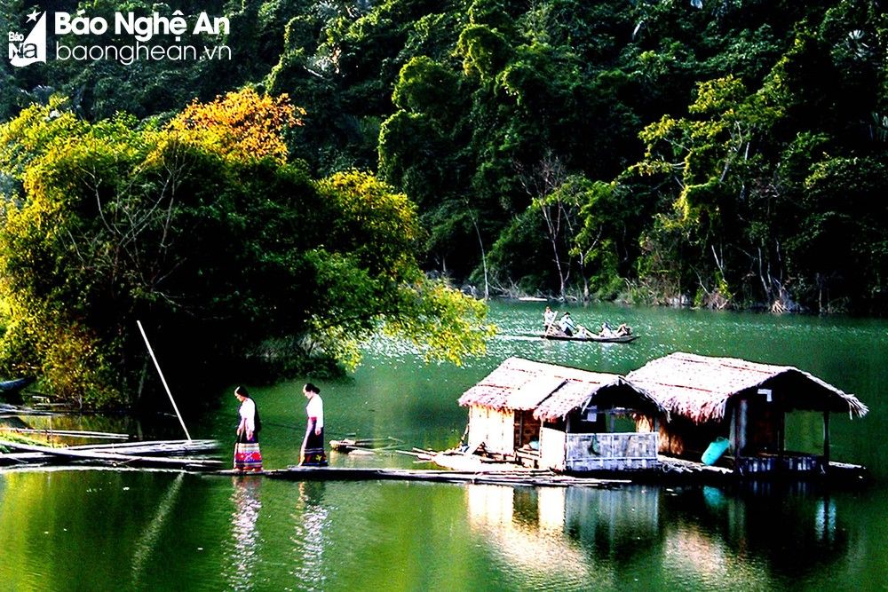 bna_c_du-lich-kham-pha-thien-nhien-tren-song-giang-xa-mon-son-anh-vuong-bang-3-7789.jpg