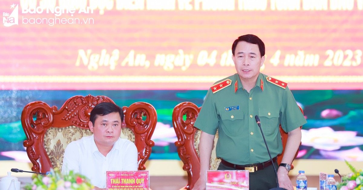 Thứ trưởng Bộ Công an làm việc với lãnh đạo tỉnh Nghệ An về xây dựng đơn vị điển hình, kiểu mẫu về an ninh, trật tự