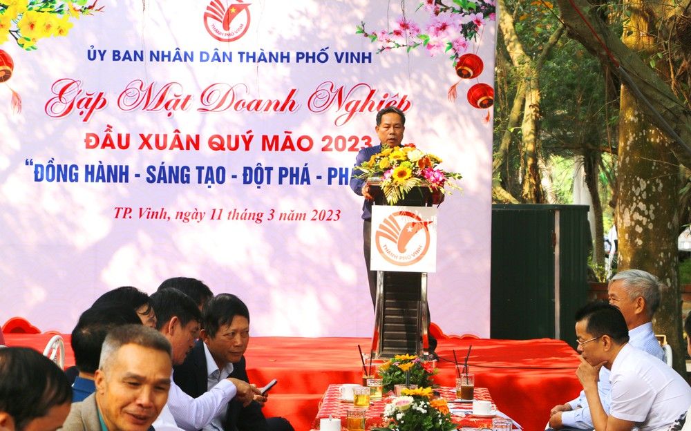 ong-thai-dai-phong-giam-doc-cong-ty-tnhh-duc-phong-phat-bieu-tai-gap-mat-doanh-nghiep-tp-vinh-4066.jpg