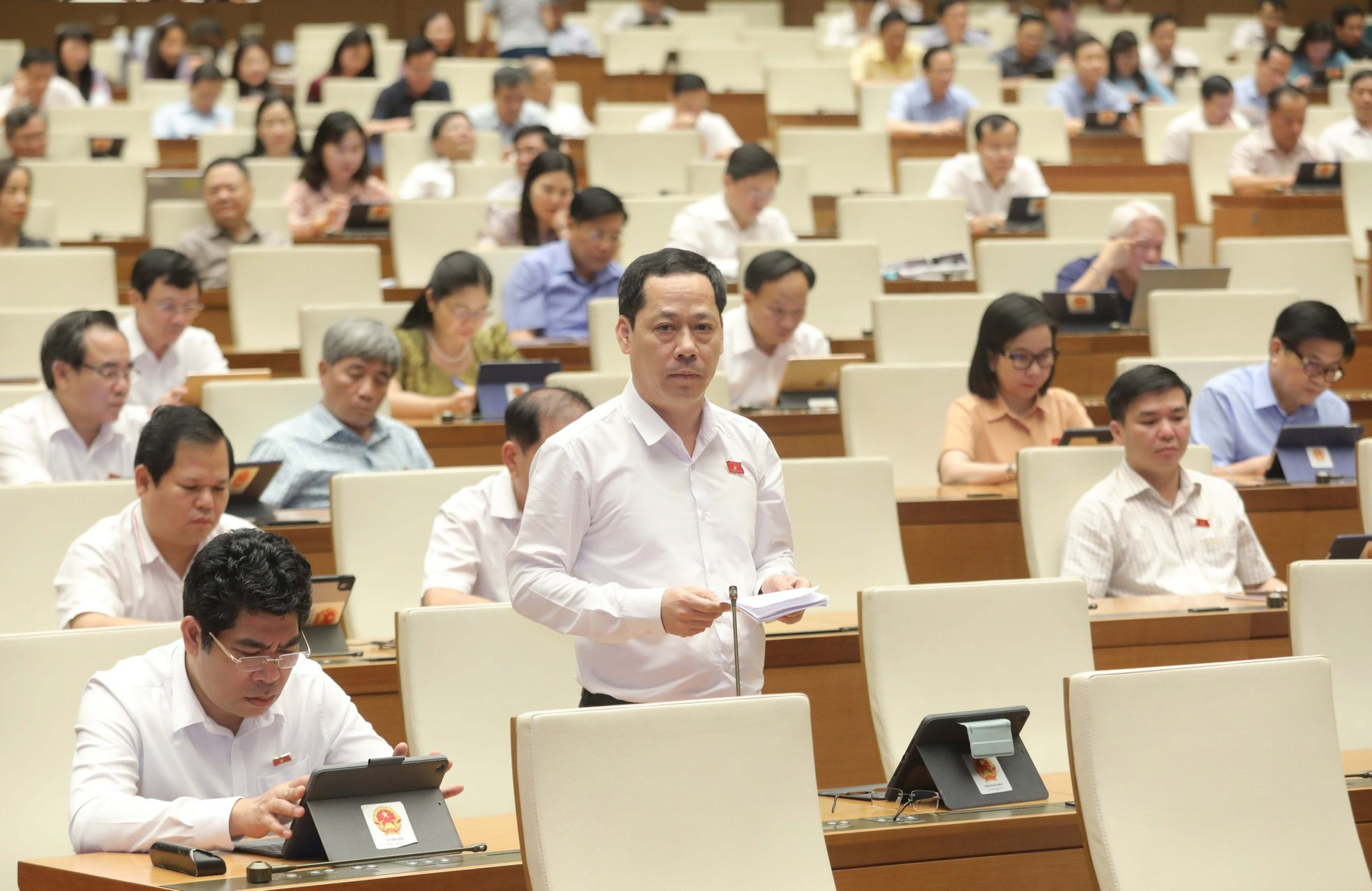 dai-bieu-quoc-hoi-doan-nghe-an-thao-luan-ve-du-an-luat-cac-to-chuc-tin-dung-sua-doi--n1.jpg