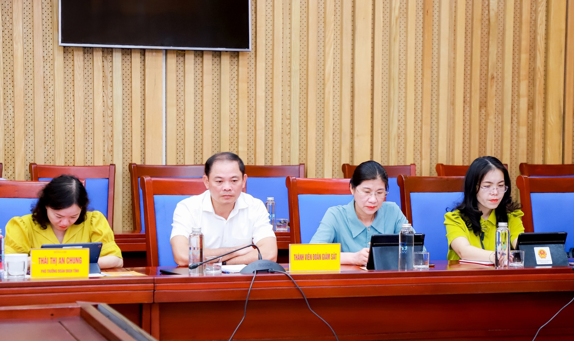 doan-giam-sat-hdnd-tinh-nghe-an-ve-cong-tac-bao-ve-moi-truong-lam-viec-voi-ubnd-tinh--n9.jpg