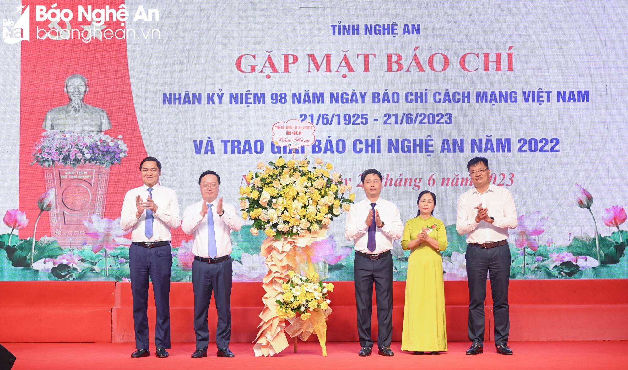 tinh-nghe-an-gap-mat-bao-chi-nhan-ky-niem-98-nam-ngay-bao-chi-cach-mang-viet-nam-va-trao-giai-bao-chi-nam-2022--n2.jpg