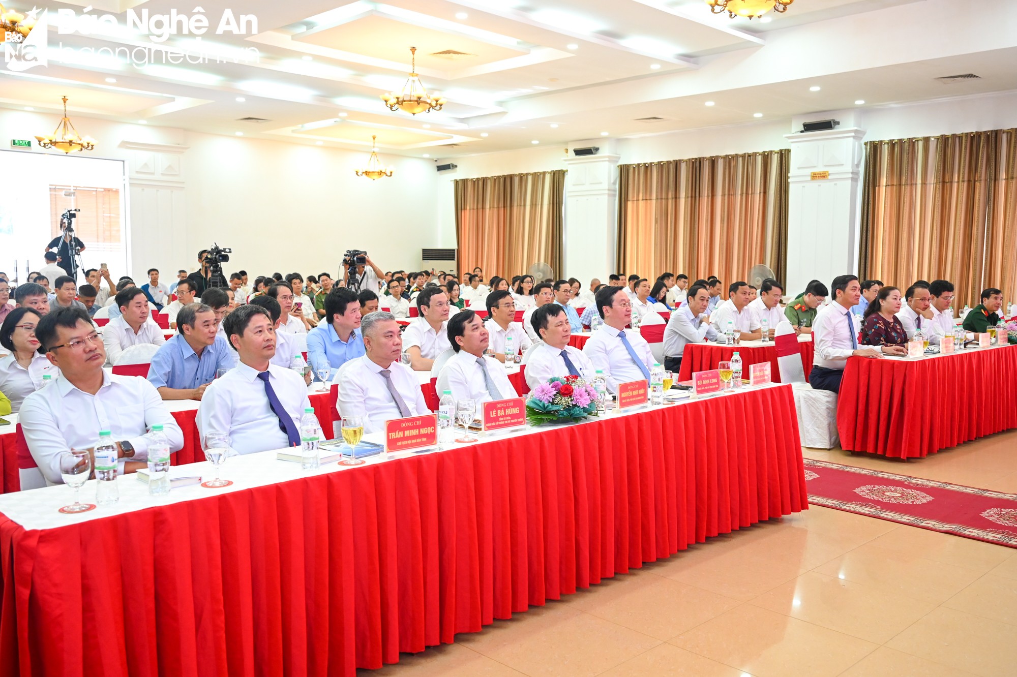 tinh-nghe-an-gap-mat-bao-chi-nhan-ky-niem-98-nam-ngay-bao-chi-cach-mang-viet-nam-va-trao-giai-bao-chi-nam-2022.jpg