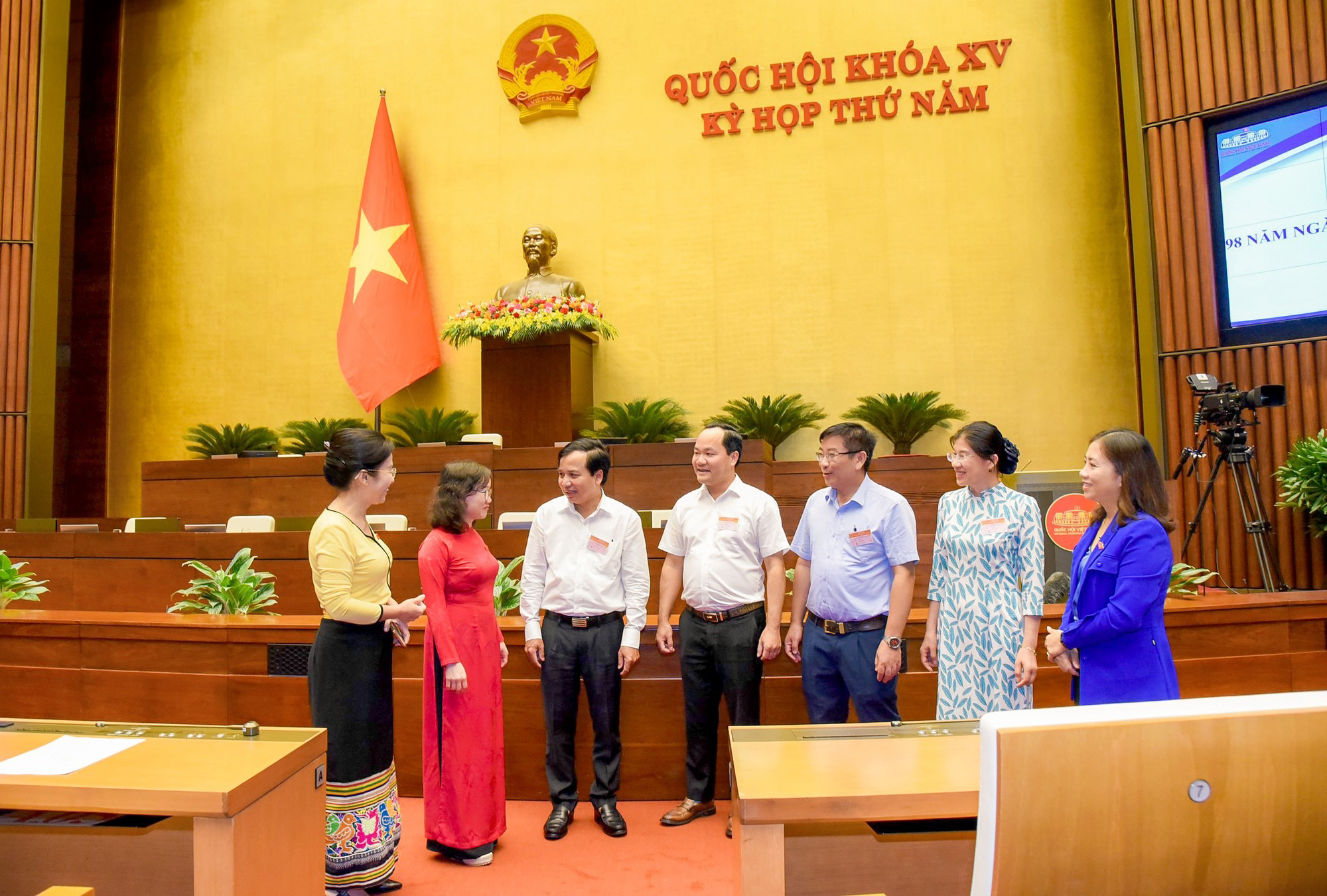 dai-bieu-quoc-hoi-doan-nghe-an-kien-nghi-giai-phap-khuyen-khich-nguoi-dan-ghi-dung-gia-chuyen-nhuong-quyen-su-dung-dat-tren-hop-dong--n2.jpg