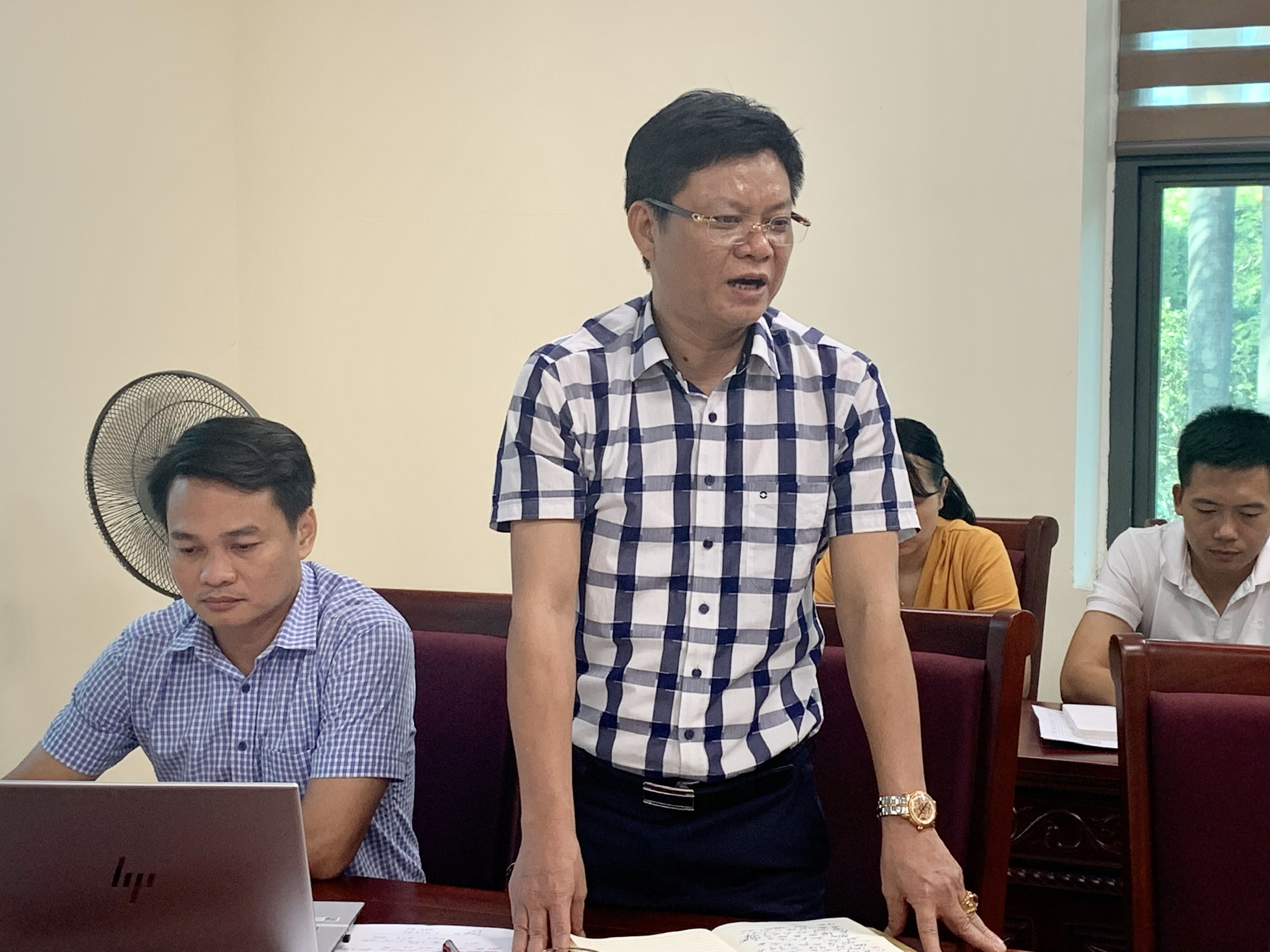 thuong-truc-hdnd-thanh-pho-vinh-giam-sat-cong-tac-cap-doi-cap-giay-chung-nhan-quyen-su-dung-dat-tai-thanh-pho--n2.jpg
