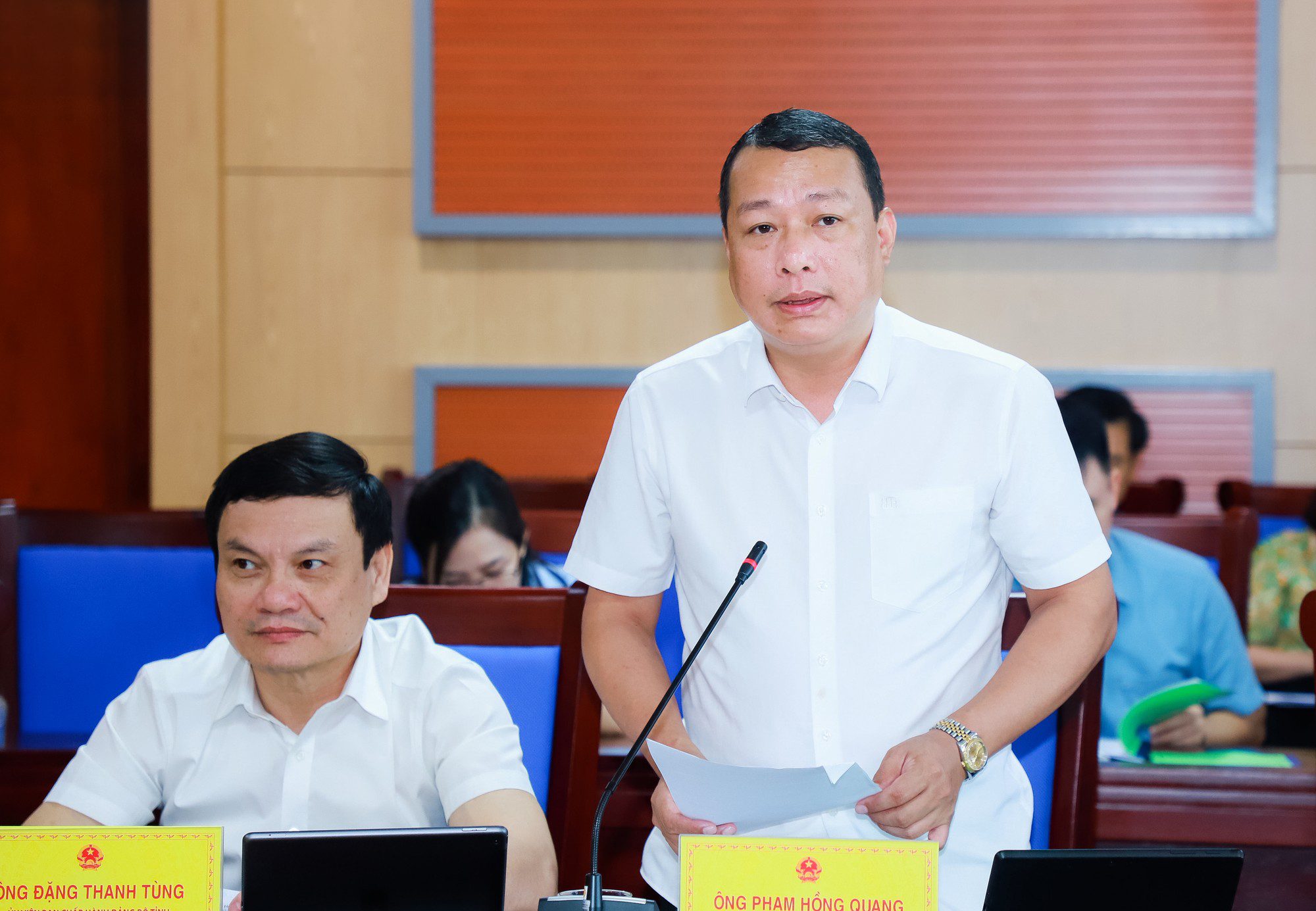 thuong-truc-hdnd-tinh-nghe-an-tham-tra-cac-bao-cao-du-thao-nghi-quyet-do-ubnd-tinh-trinh-ky-hop-thu-14--n3.jpg