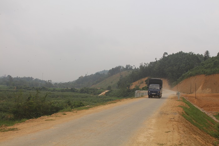 so-giao-thong-van-tai-tra-loi-cu-tri-ngan-duc-hoi-xom-chom-muong-xa-mau-duc-huyen-con-cuong-ve-viec-phan-cap-trong-viec-quan-ly-duong-lien-tinh-lien-huyen-lien-xa.jpg