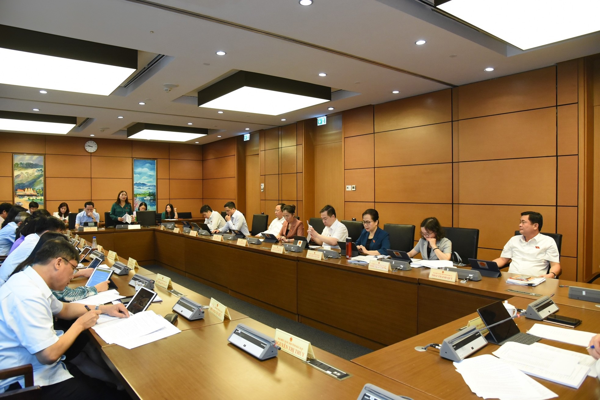 doan-dbqh-nghe-an-thao-luan-tai-to-ve-du-an-luat-dat-dai-sua-doi--n2.jpg