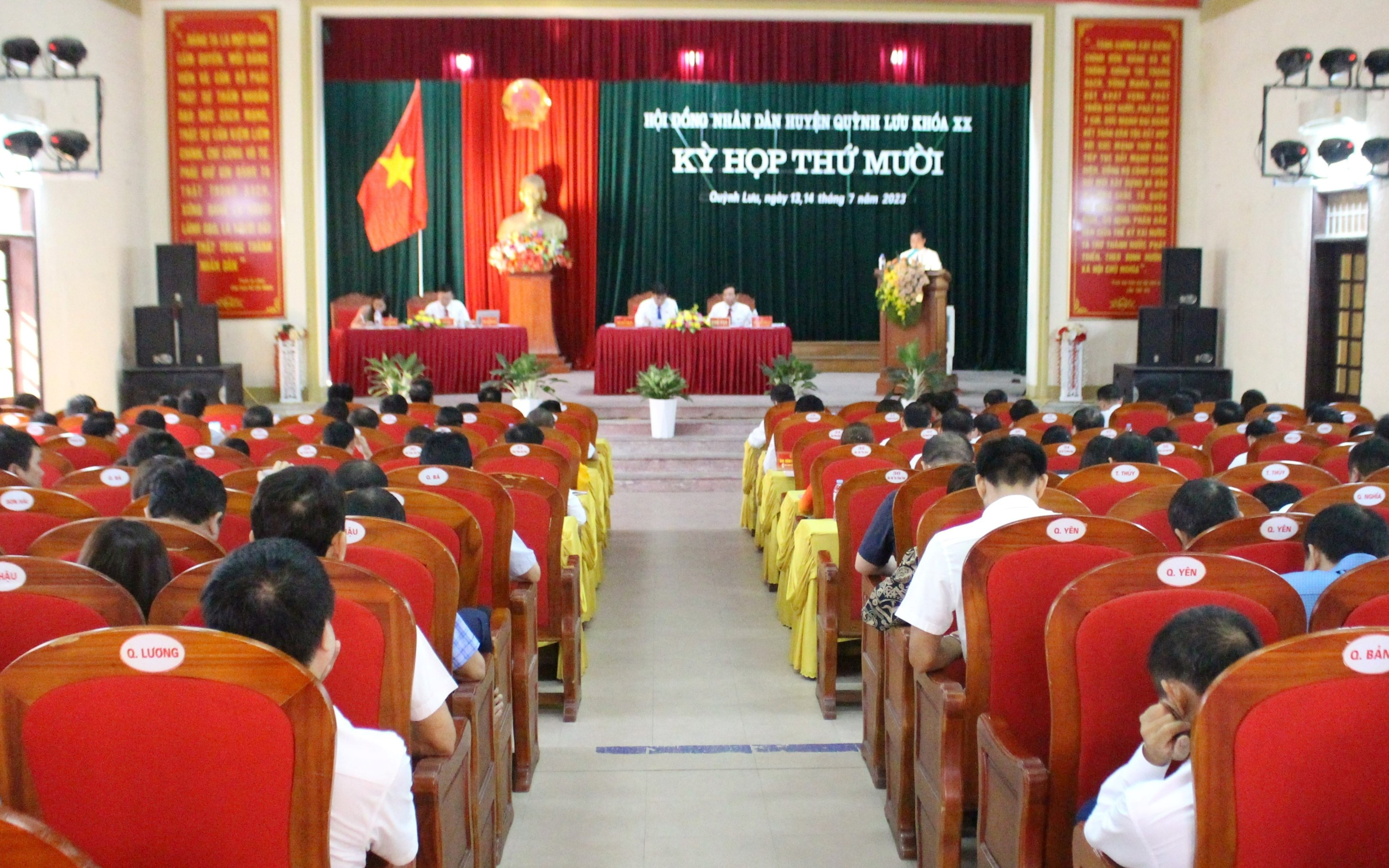 ky-hop-thu-10-hdnd-huyen-quynh-luu-khoa-xx-se-xem-xet-thong-qua-7-du-thao-nghi-quyet.jpg