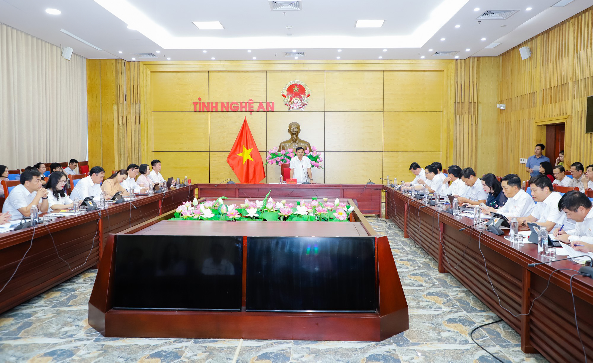 nhung-doi-moi-trong-to-chuc-thao-luan-va-kinh-nghiem-nang-cao-chat-luong-thao-luan-tai-cac-ky-hop-thuong-le-hdnd-tinh--n1.jpg