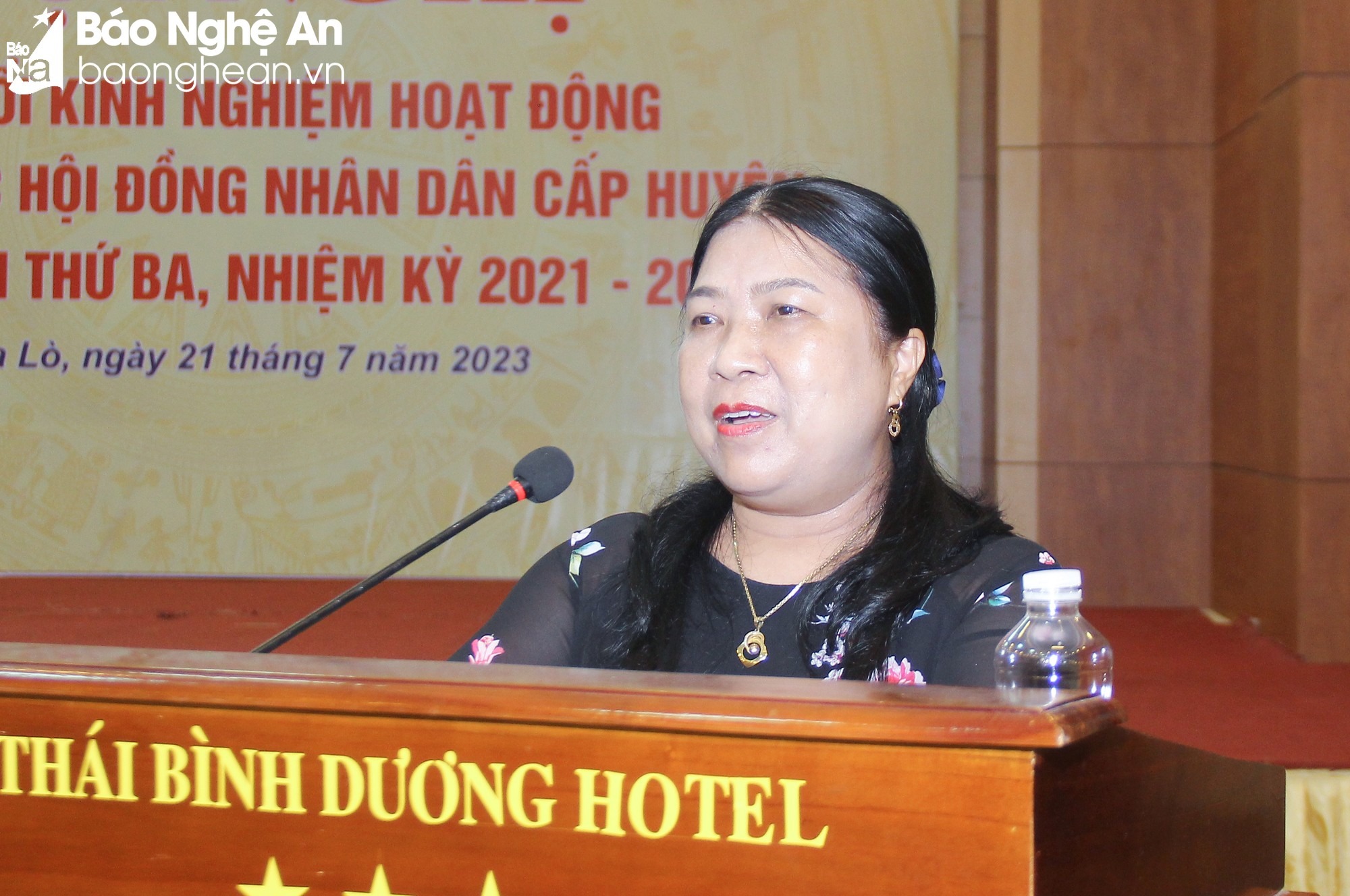 bna-mh-70-9401.jpg