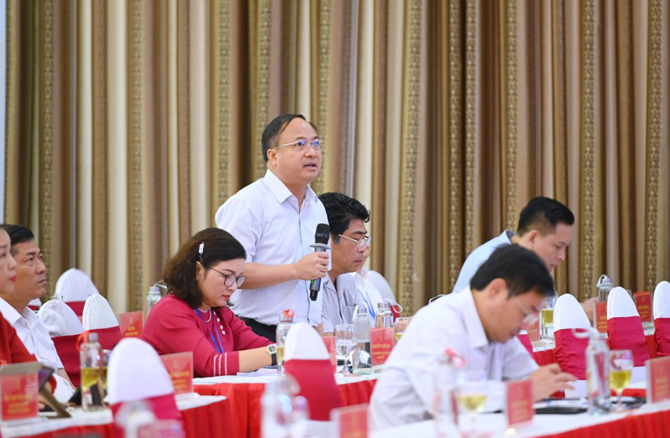 Nghệ An đang xây dựng cơ chế, chính sách cho cán bộ không chuyên cấp xã, xóm