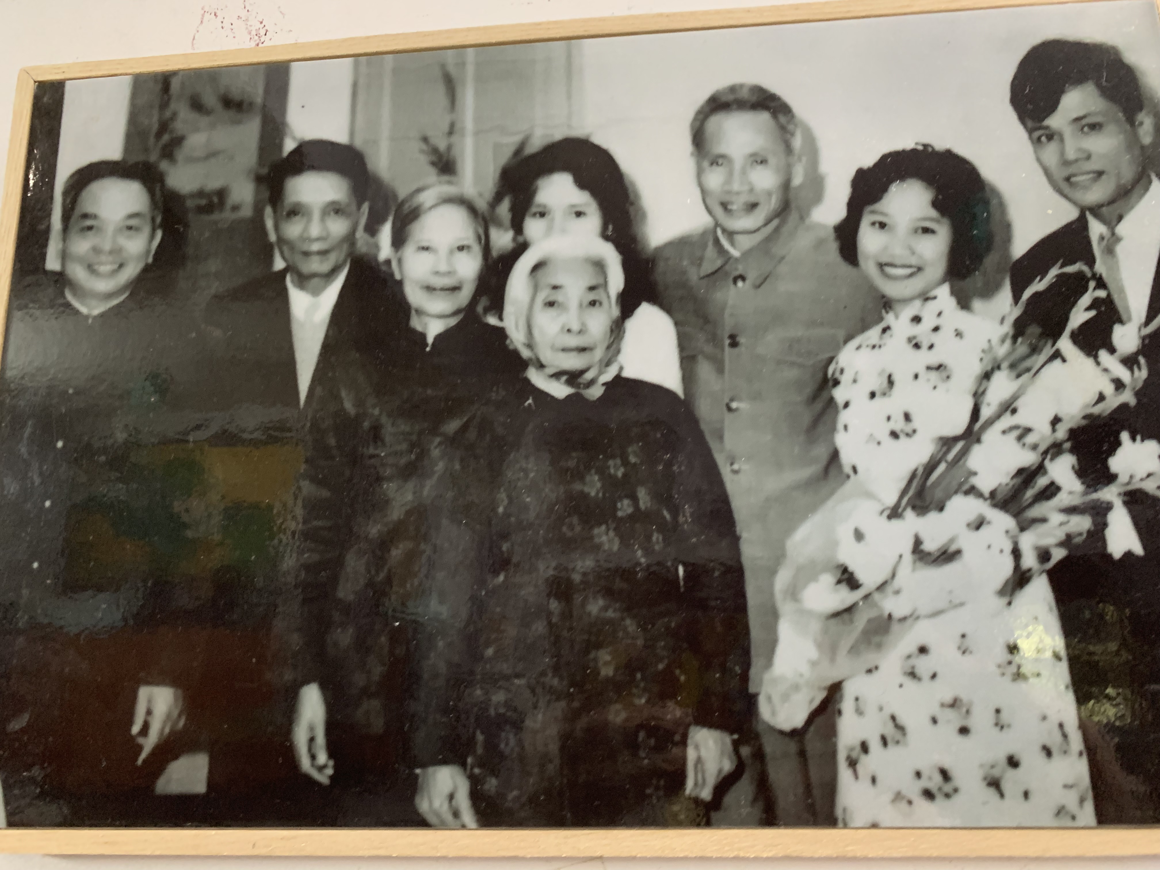 nhung-dieu-it-biet-ve-giao-su-nha-van-hoa-lon-dang-thai-mai--n1.jpg