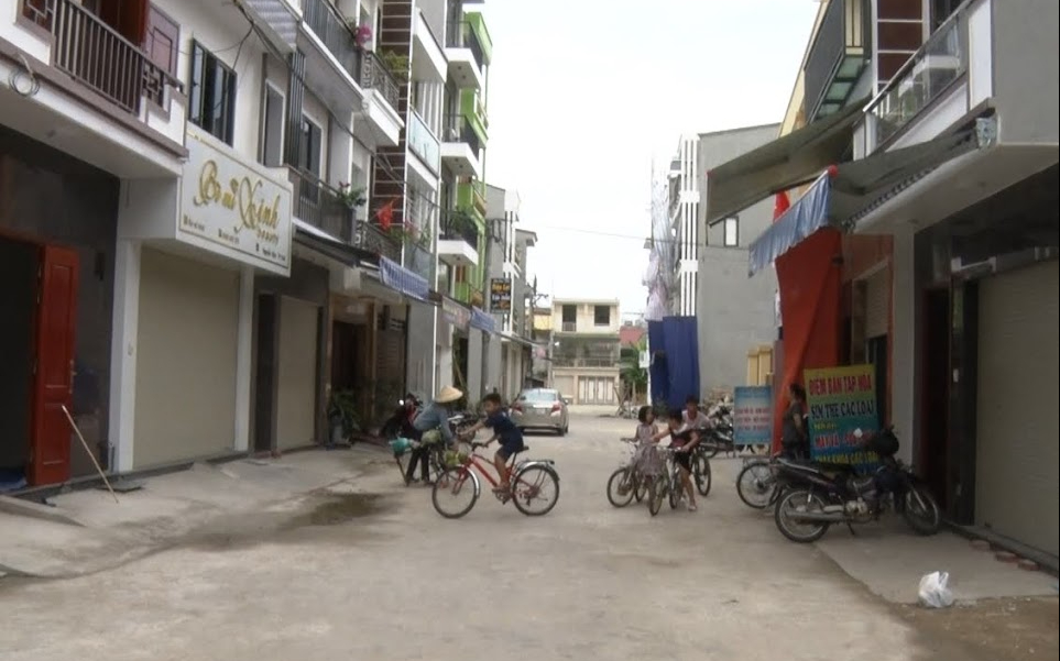 UBND thành phố Vinh trả lời cử tri Trần Duy Hồng, khối 1, phường Hà Huy Tập, thành phố Vinh về cấp giấy chứng nhận quyền sử dụng đất cho các hộ dân khu tập thể may Việt Đức.