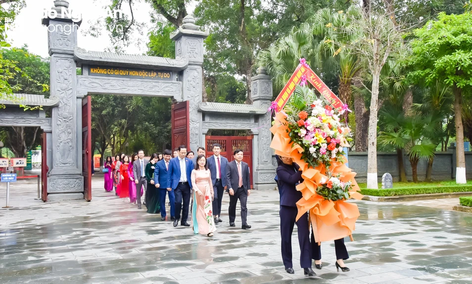 bna-dang-hoa-anh-thanh-le-639.jpg.webp