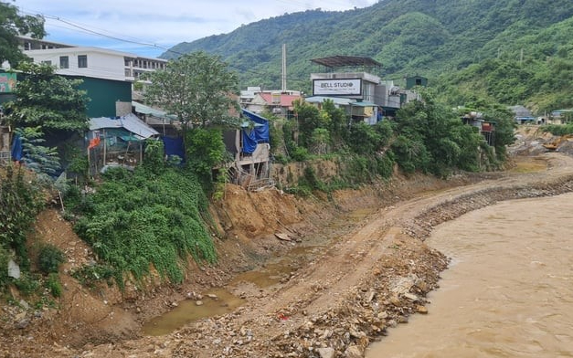 Sở Nông nghiệp và PTNT trả lời cử tri Nguyễn Duy Khánh, khối 4, thị trấn Mường xén, huyện Kỳ sơn về Dự án kè sông Nậm Mộ