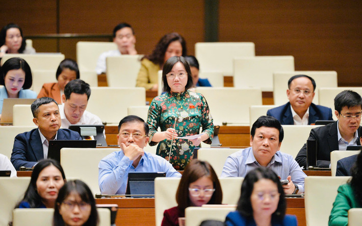 Đề xuất kéo dài tuổi phục vụ tại ngũ của sĩ quan: Cần phân cấp cho Chính phủ hoặc Bộ Quốc phòng