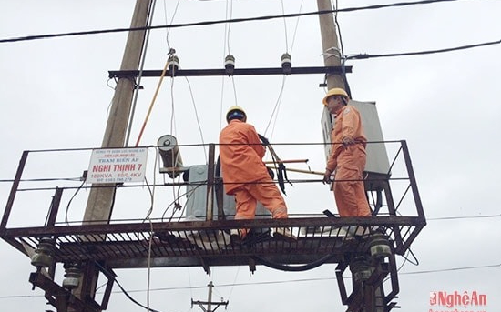 Sở Công thương trả lời cử tri xã Nghi Văn, huyện Nghi Lộc về việc 10 xã trên địa bàn thiếu điện, gây khó khăn trong sinh hoạt và sản xuất, kinh doanh