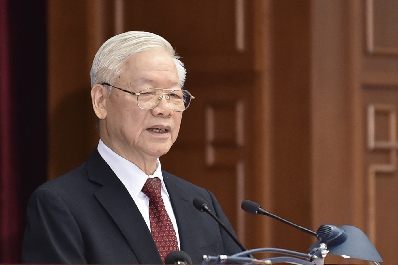 tong-bi-thu-nhin-thang-vao-su-that-khong-bi-quan-khong-to-hong-143.jpeg?width=0&s=M0nOeQ7aiWizsqcA1fxVgQ