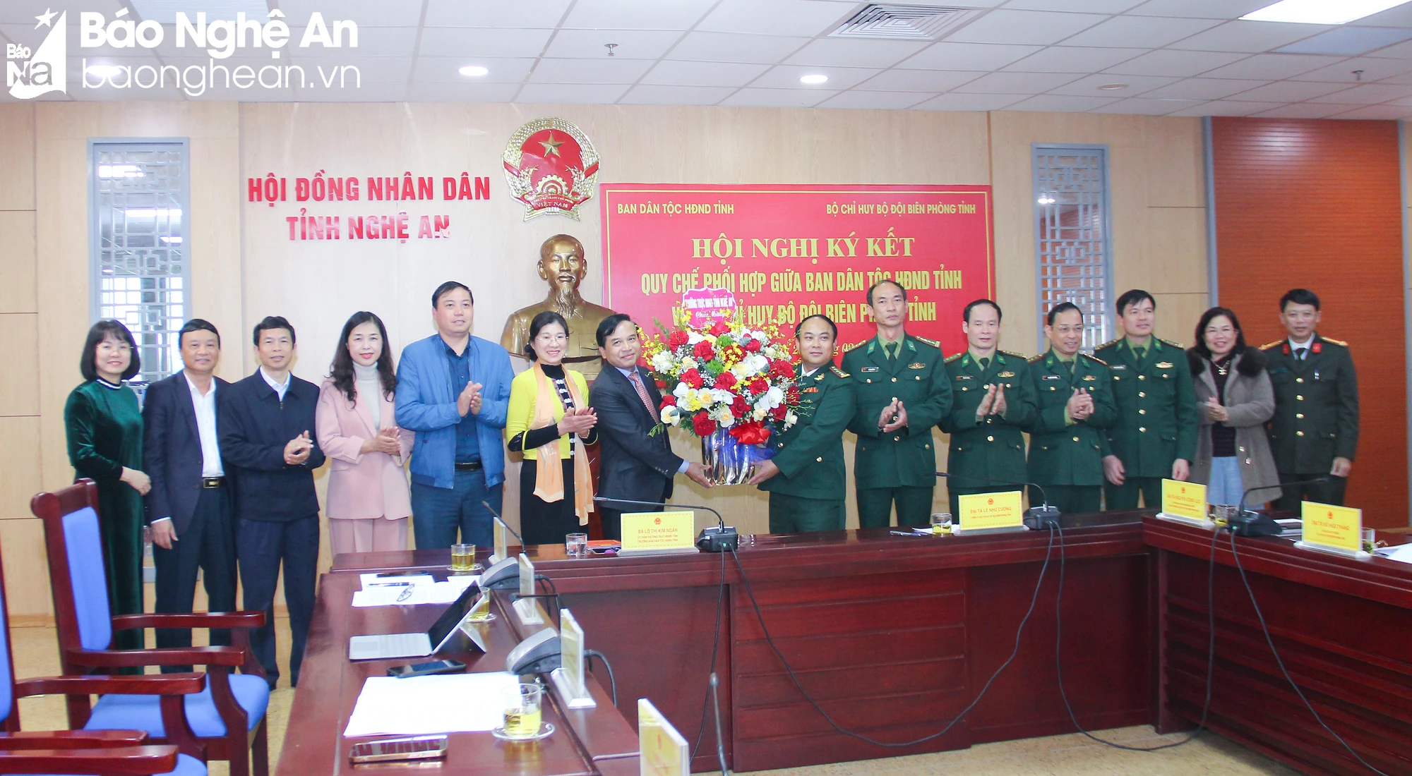 bna-mh15-2077.jpg.webp
