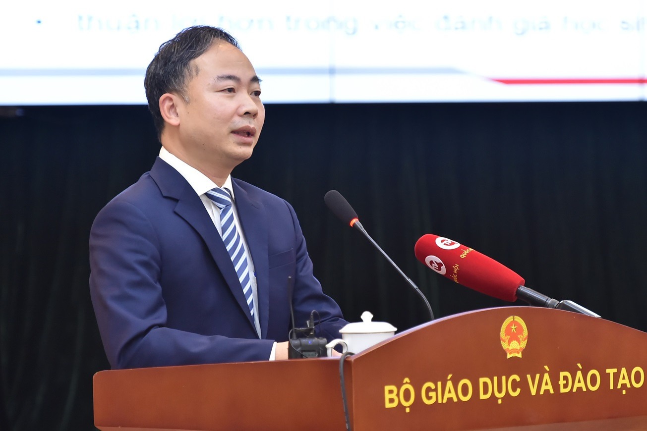 nguyen-ngoc-ha-2-372.jpg?width=0&s=RNUUb_y02706Ks5HqtLfiQ