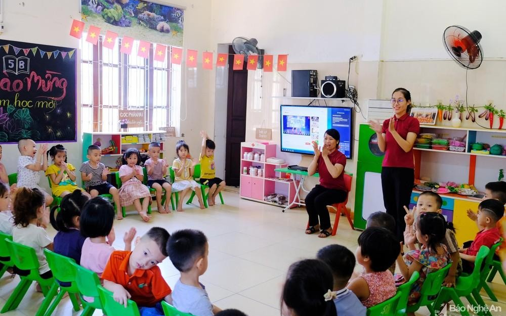 Sở Nội vụ trả lời cử tri Lê Khánh Kiều, Trưởng phòng Giáo dục và Đào tạo thị xã Thái Hoà về công tác quản lý biên chế ngành giáo dục