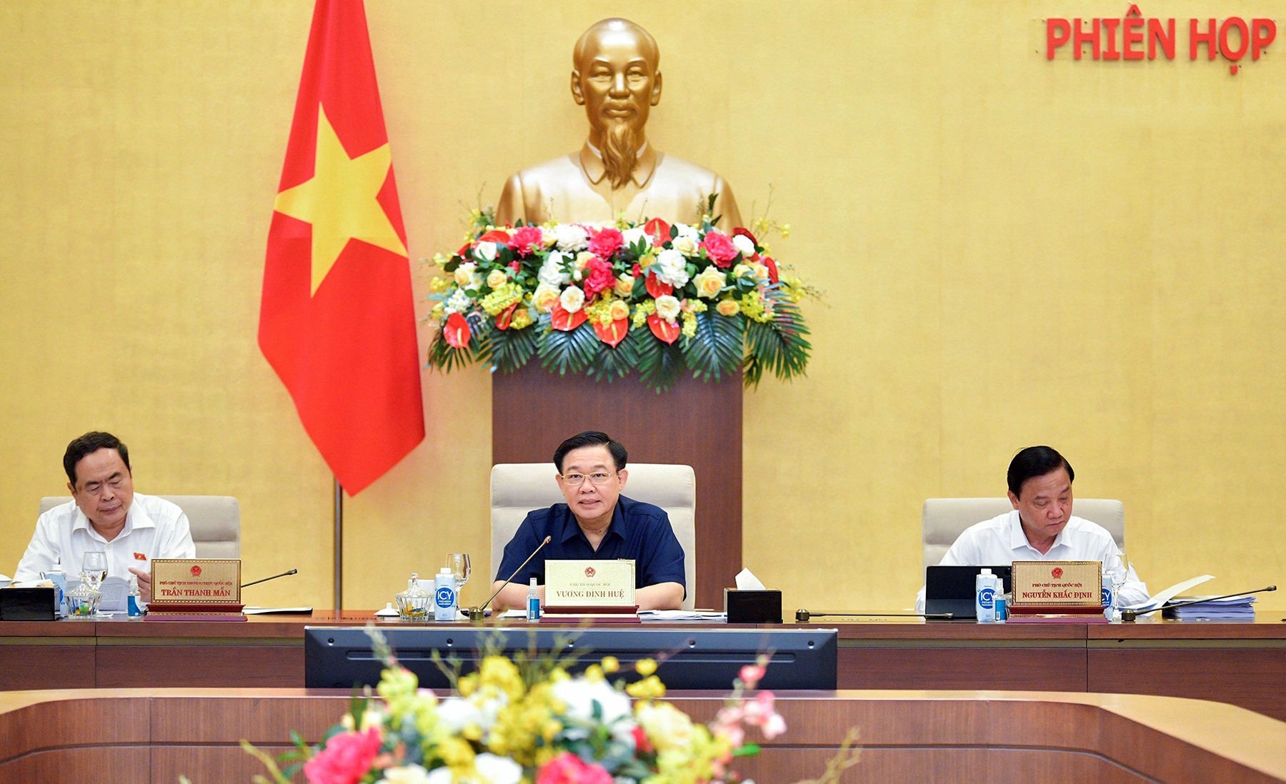 chu-tich-quoc-hoi-vuong-dinh-hue-1074.jpeg?width=0&s=RApnq0WDt8POoVXSDXFsxg