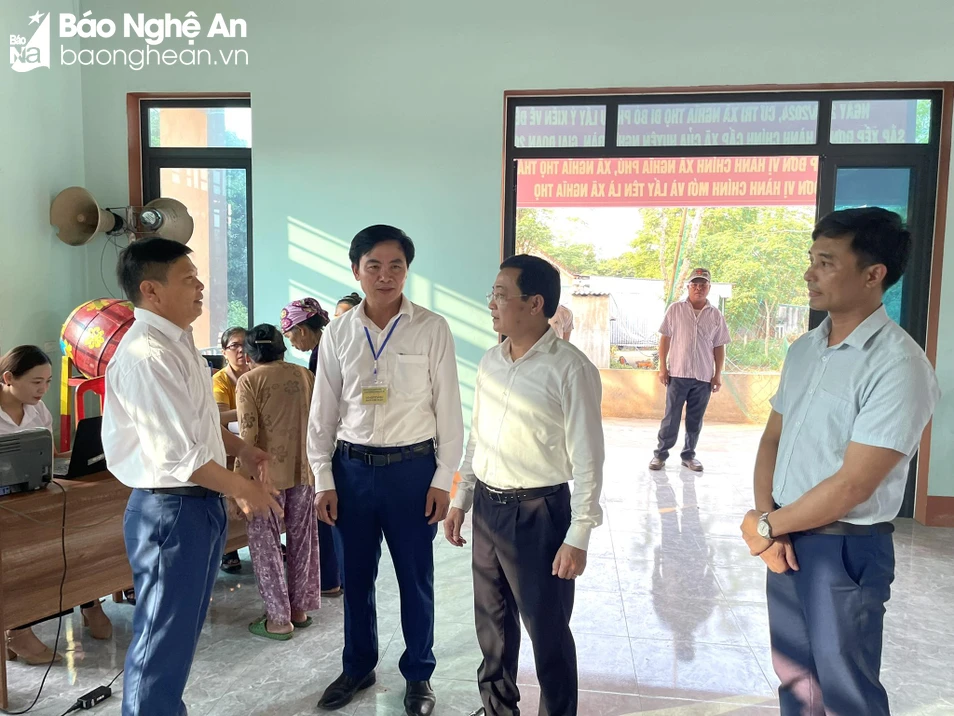 bna-lanh-dao-huyen-kiem-tra-don-vi-bo-phieu-xa-nghia-tho-4422.jpg.webp