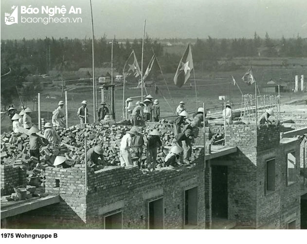 bna-cac-cong-nhan-xay-dung-toa-b-quang-trung-nam-1975-5561.jpeg.webp